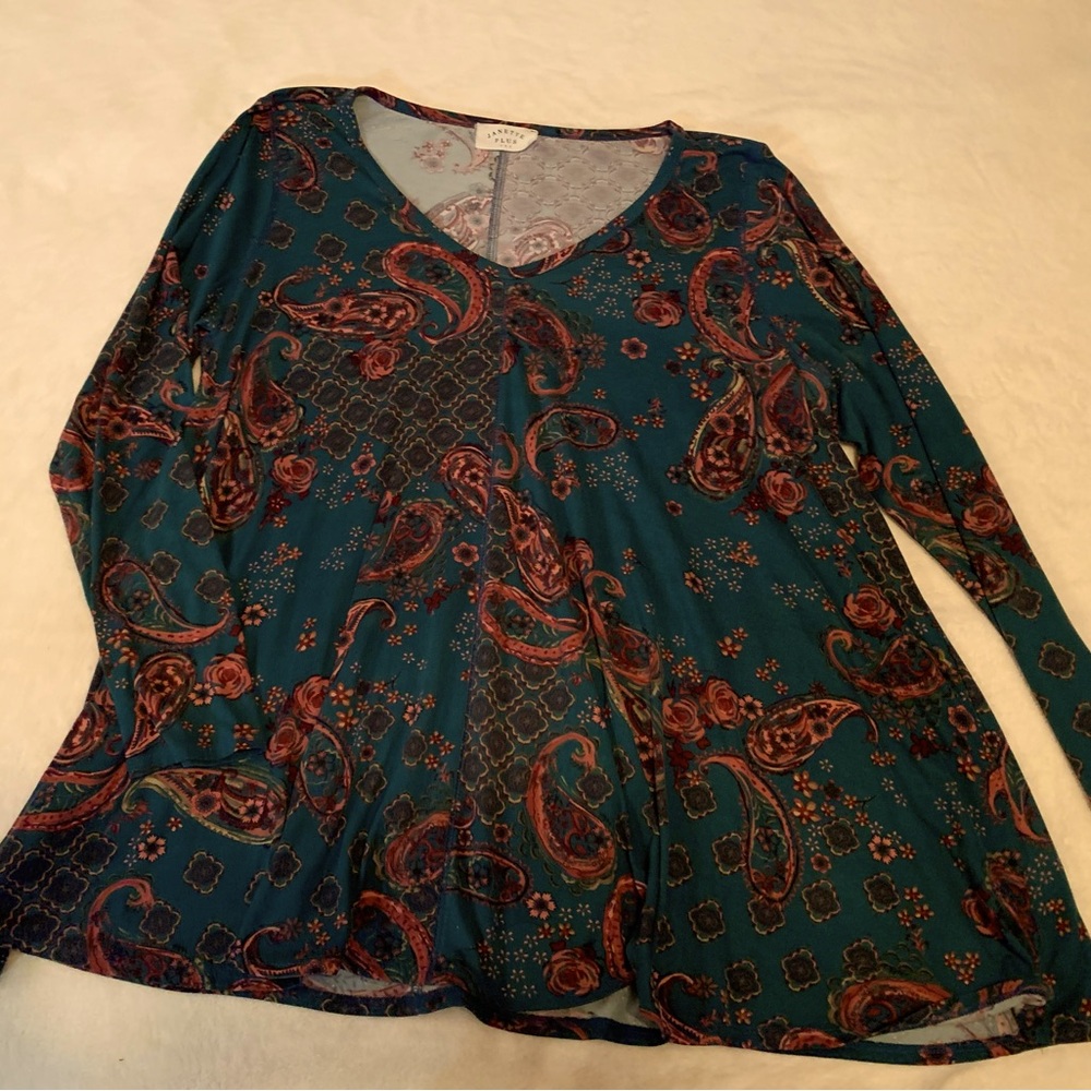 Women’s plus size tunic